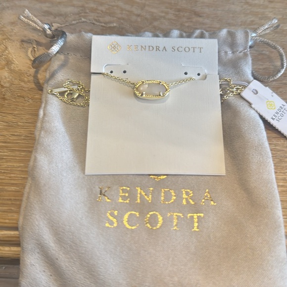 Kendra Scott Gold Oval Necklace - Picture 2 of 2
